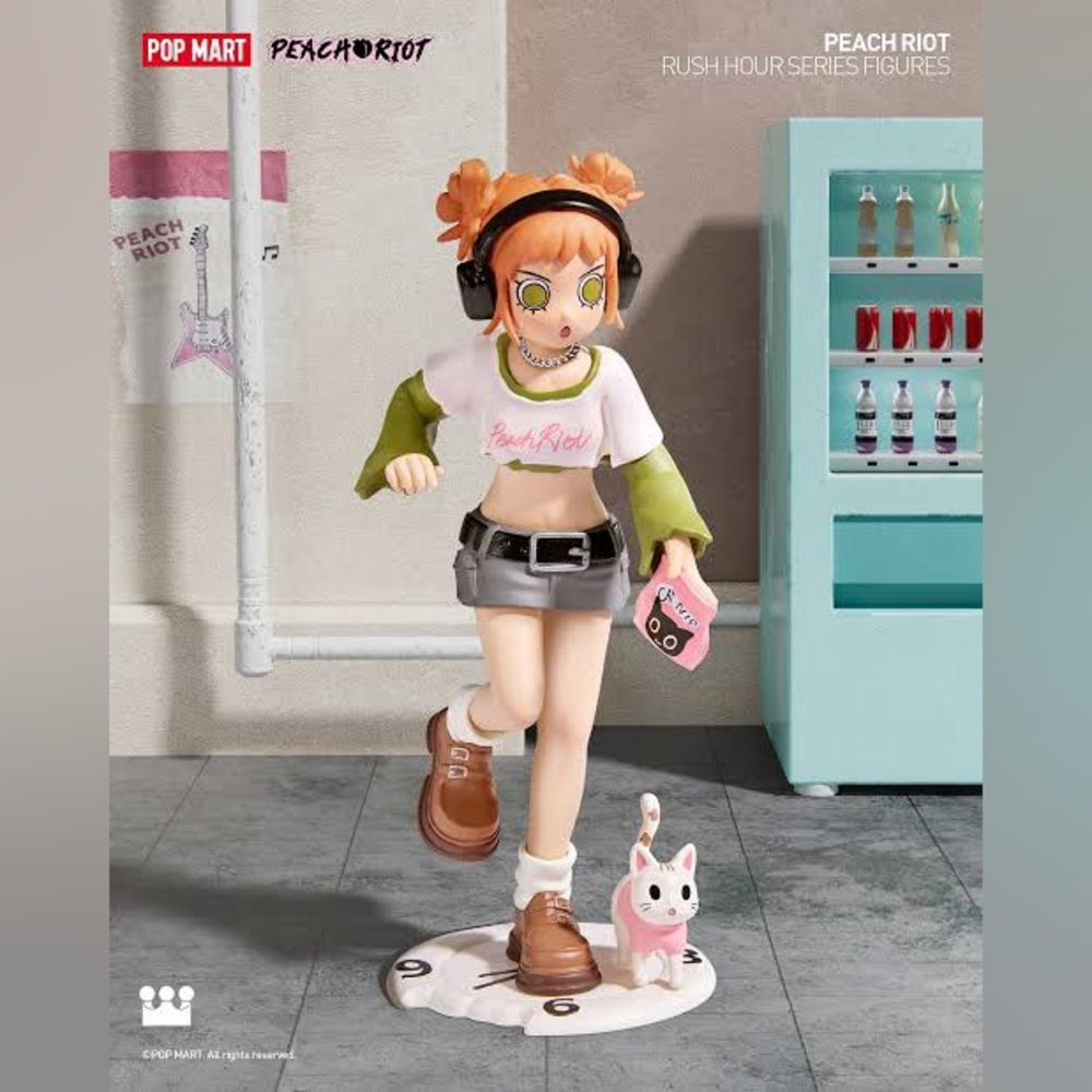 😻✨🤩✨BNIB Peach riot rush hour from Popmart
Open box confirmed! Bag not open
